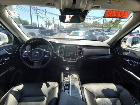 Used 2020 Volvo XC90 T6 Momentum w/ Protection Package Premier AWD/4WD image 6
