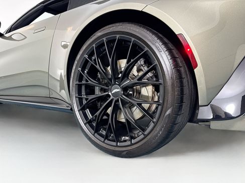 Used 2023 Aston Martin V8 Vantage Roadster RWD image 42