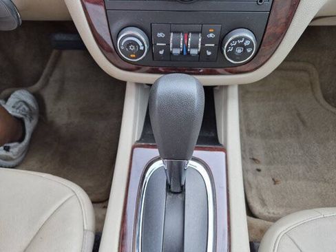 Used 2009 Chevrolet Impala LT w/ Luxury Edition Package FWD image 20