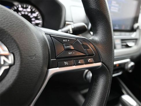 Used 2024 Nissan Altima 2.5 SV image 7