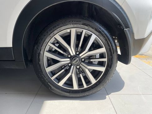 Certified 2024 Nissan Kicks SR FWD image 17