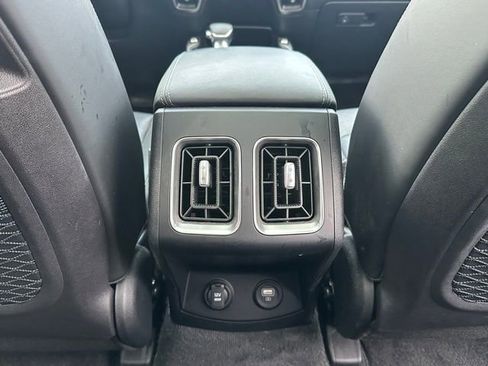 Used 2022 Kia Sorento S w/ Panoramic Sunroof Package image 35