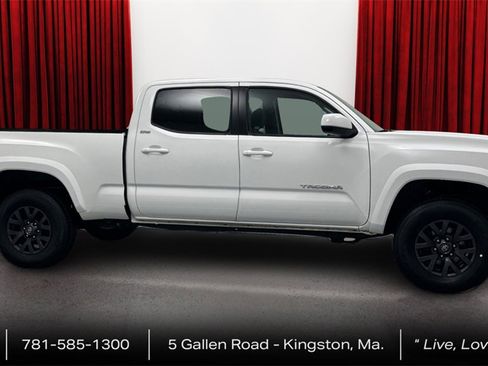 Certified 2022 Toyota Tacoma SR5 image 4