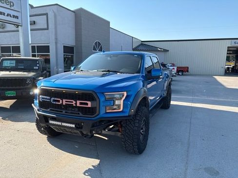 Used 2019 Ford F150 Raptor w/ Equipment Group 802A Luxury AWD/4WD image 2