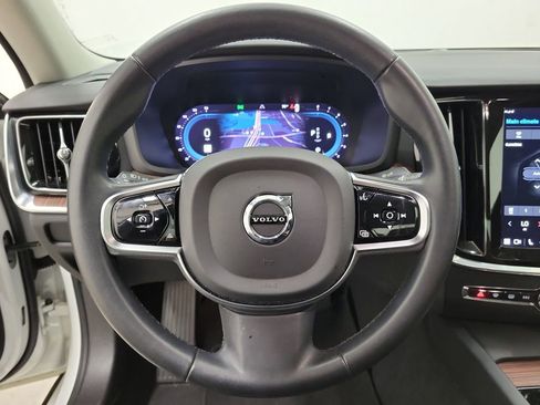 Used 2024 Volvo S60 B5 Plus image 22