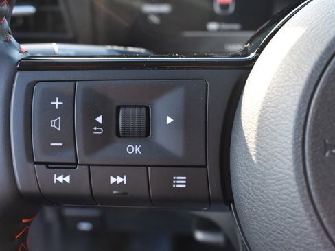 Used 2025 Nissan Kicks SR image 20