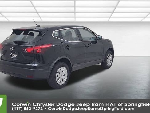 Used 2019 Nissan Rogue Sport S image 14