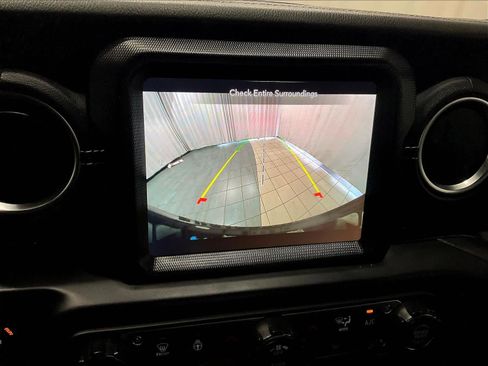 Used 2023 Jeep Wrangler Sahara w/ Cold Weather Group image 19