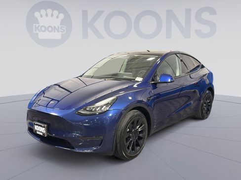 Used 2023 Tesla Model Y Long Range image 1