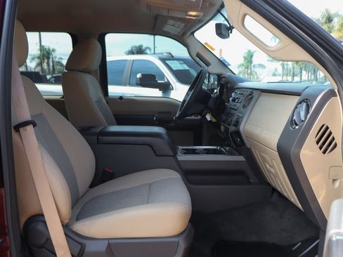 Used 2011 Ford F250 XLT w/ XLT Premium Pkg AWD/4WD image 34