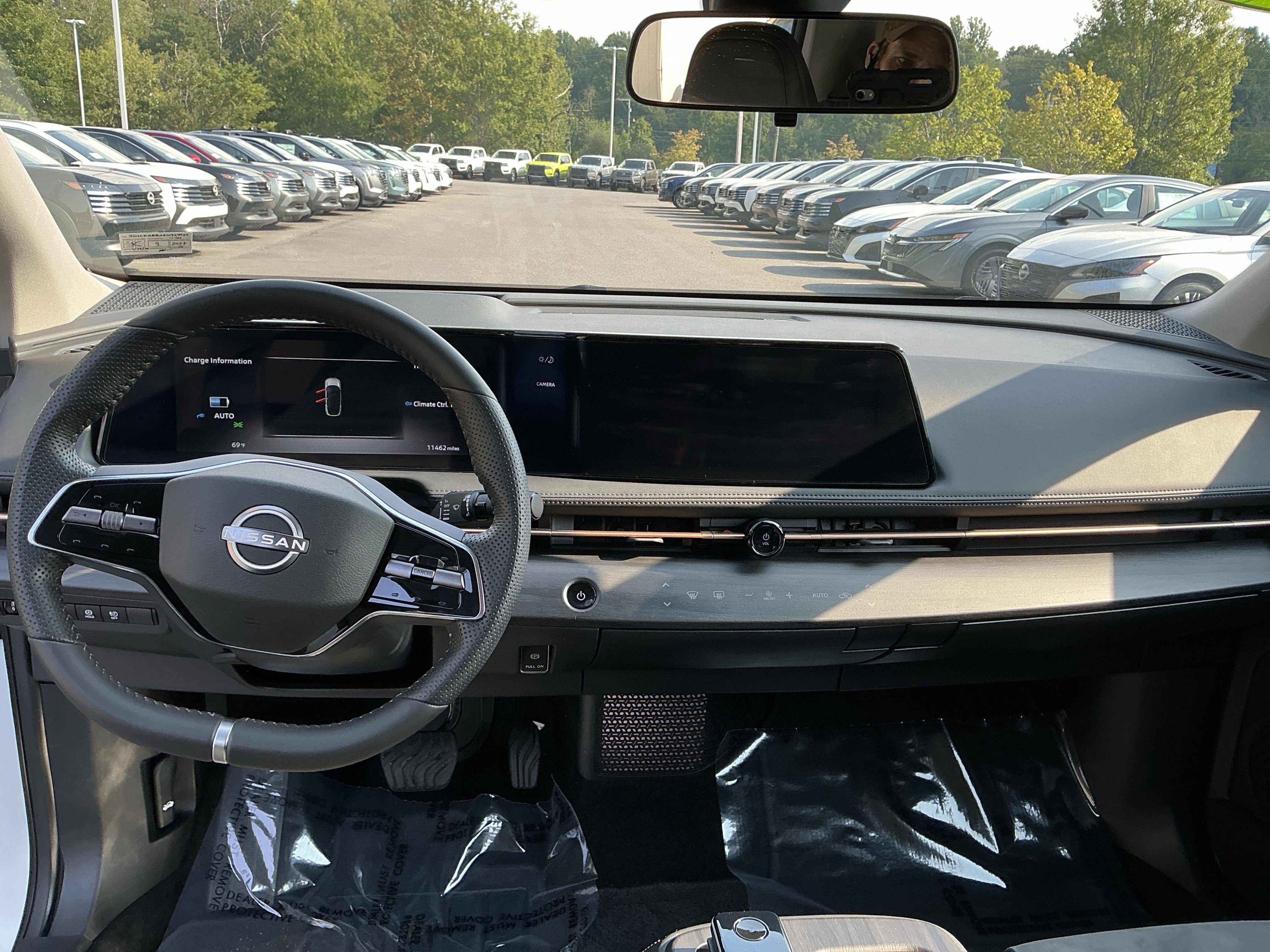 Used 2024 Nissan Ariya AWD image 11