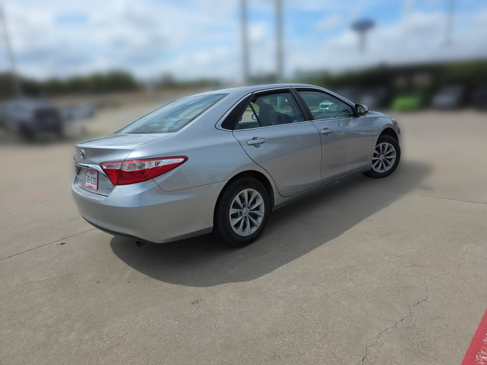 Used 2017 Toyota Camry LE FWD image 4
