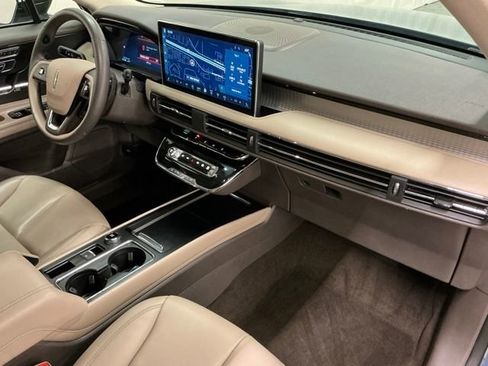 Used 2023 Lincoln Corsair FWD image 17