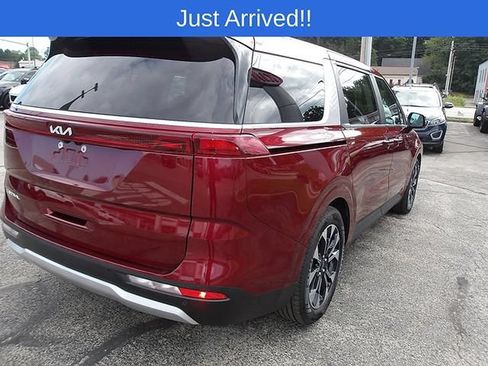 Used 2024 Kia Carnival EX FWD image 7