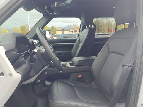 Used 2025 Land Rover Defender 110 S image 10