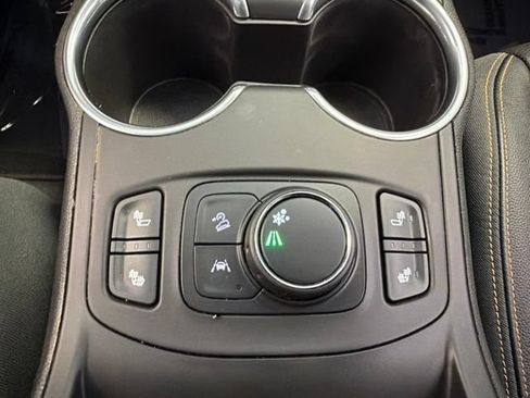 Used 2021 GMC Terrain SLT w/ Infotainment Package II FWD image 31