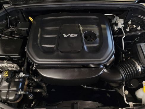 Used 2018 Jeep Grand Cherokee Laredo AWD/4WD image 30