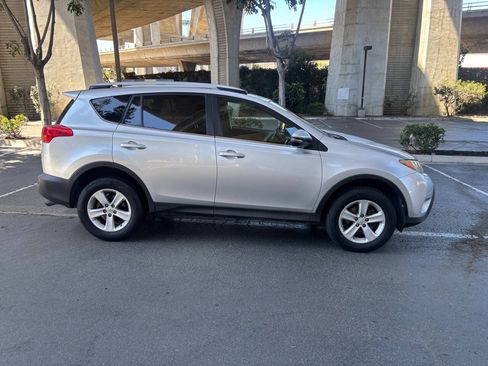 Used 2013 Toyota RAV4 XLE FWD image 7