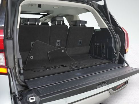 Used 2025 Ford Expedition Platinum AWD/4WD image 15