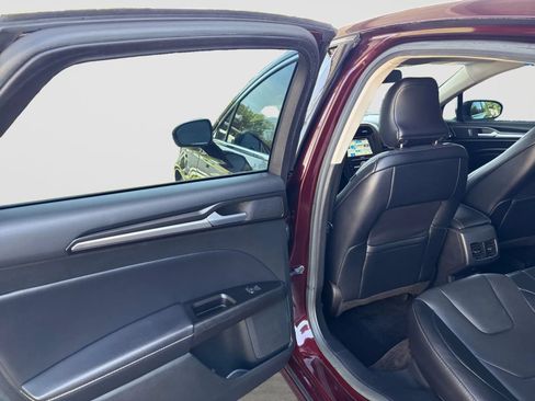 Used 2017 Ford Fusion Titanium FWD image 14