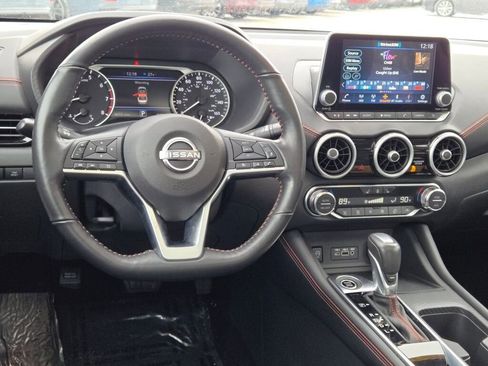 Used 2025 Nissan Sentra SR w/ SR Premium Package image 19