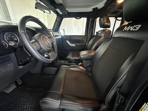 Used 2012 Jeep Wrangler Unlimited Rubicon image 20