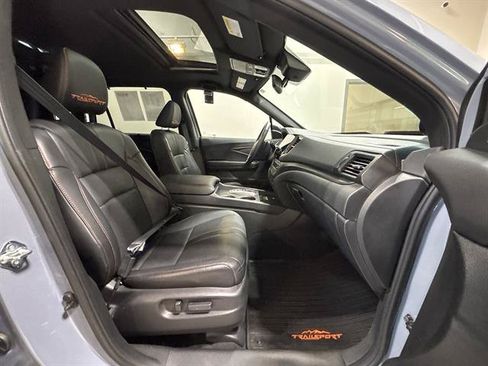 Used 2025 Honda Passport TrailSport image 19
