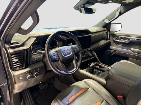 Used 2024 GMC Sierra 1500 AT4 w/ Technology Package image 9