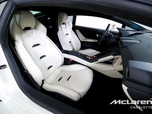 Used 2022 Lamborghini Huracan EVO AWD/4WD image 18