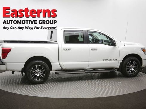 Used 2020 Nissan Titan SV w/ SV Convenience Package image 46