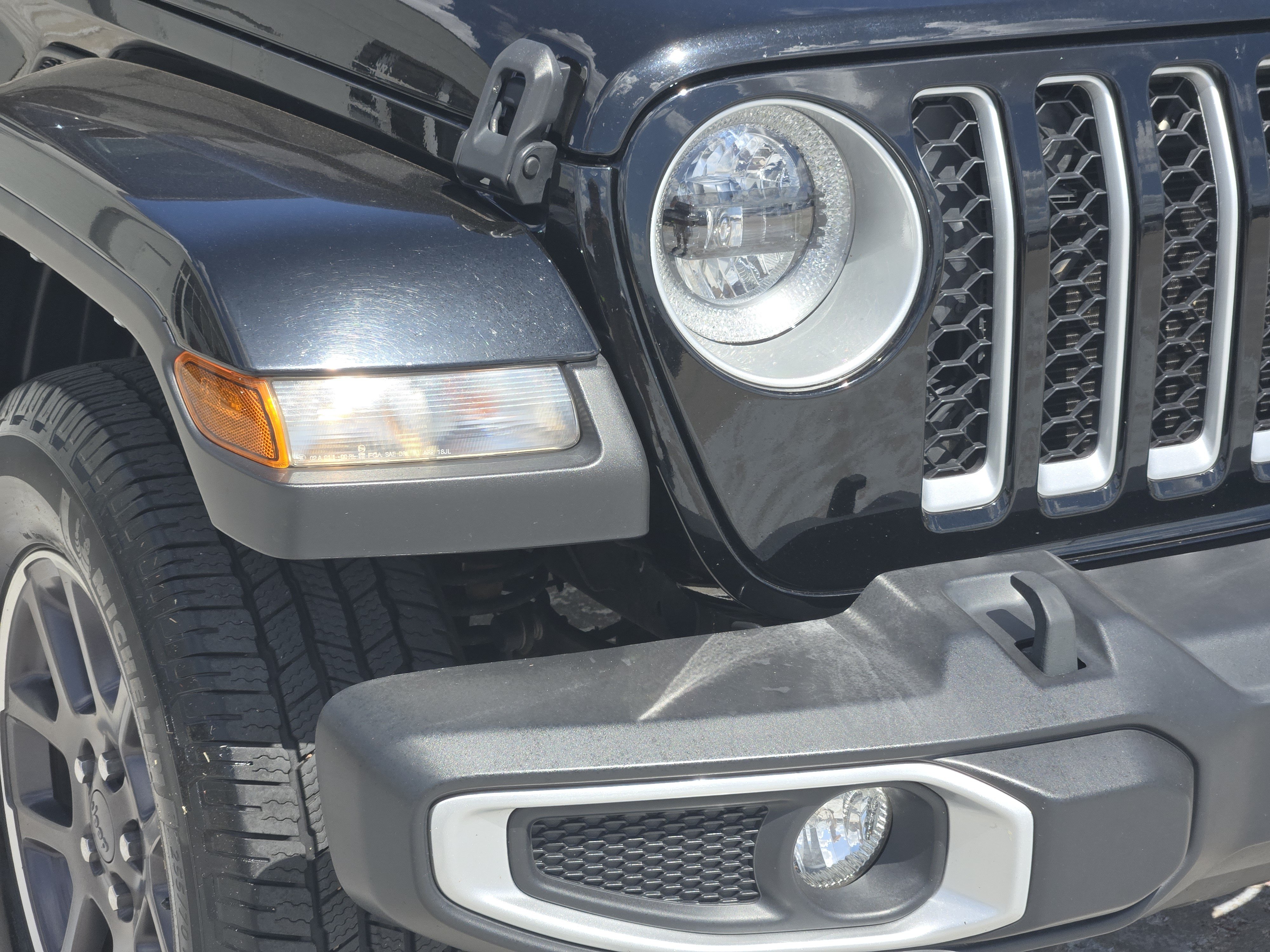 Used 2022 Jeep Gladiator Overland w/ Popular Equipment Package AWD/4WD image 10