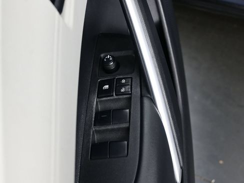 Used 2022 Toyota Corolla Cross LE FWD image 10