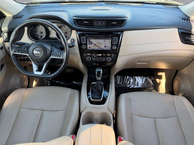 Used 2017 Nissan Rogue SL w/ SL Premium Package AWD/4WD image 3