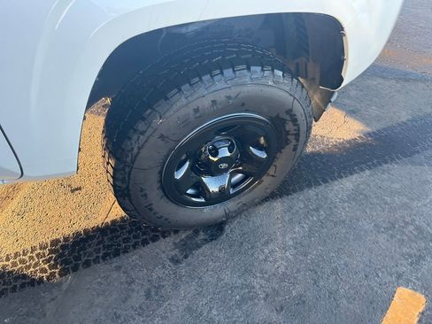 Used 2021 Toyota Tacoma SR5 image 27