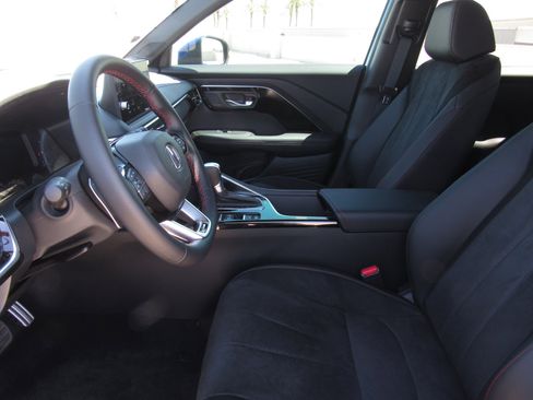 Certified 2025 Acura ADX A-Spec image 17