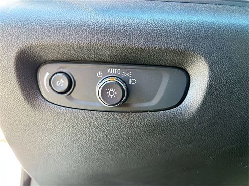 Used 2023 Chevrolet Traverse High Country image 10