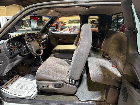 Used 1998 Dodge Ram 2500 Truck 4x4 Quad Cab image 23