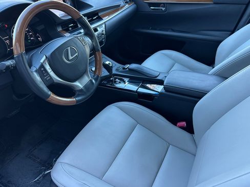 Used 2013 Lexus ES 300h image 11