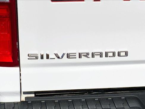 Used 2022 Chevrolet Silverado 2500 LTZ w/ LTZ Convenience Package AWD/4WD image 11