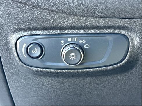 Used 2024 Chevrolet Equinox LT image 12