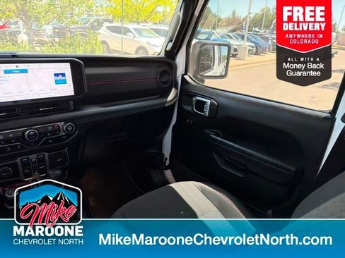 Used 2024 Jeep Gladiator Rubicon w/ Convenience Group AWD/4WD image 21