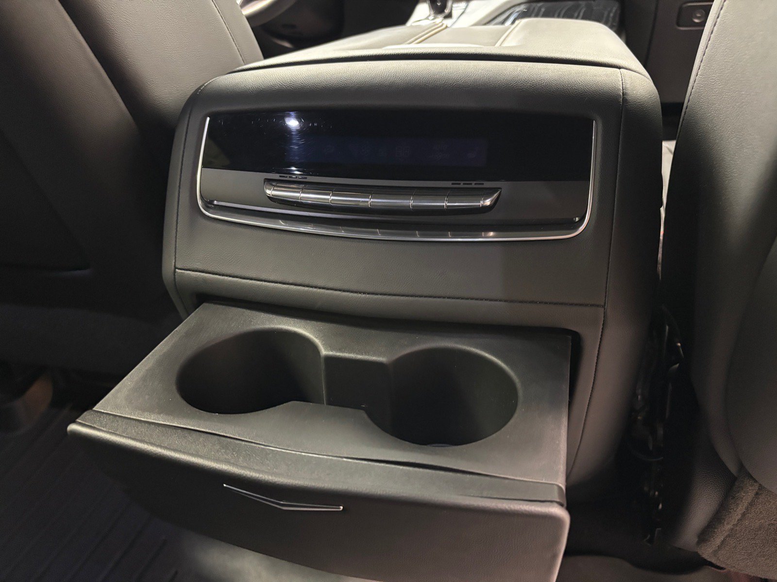Used 2023 Cadillac Escalade Sport w/ LPO, ONYX Package AWD/4WD image 37