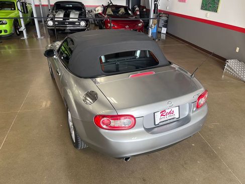 Used 2011 MAZDA MX-5 Miata Sport image 35