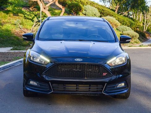 Used 2016 Ford Focus ST image 2