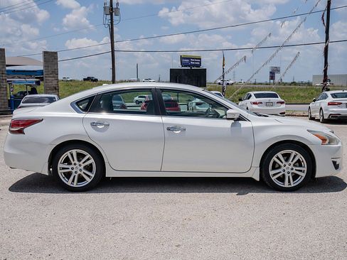 Used 2015 Nissan Altima 3.5 SL FWD image 4