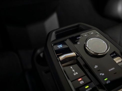 Used 2022 BMW iX xDrive50 w/ Premium Package image 33