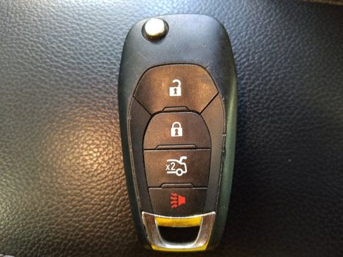 Used 2018 Chevrolet Cruze LS image 32