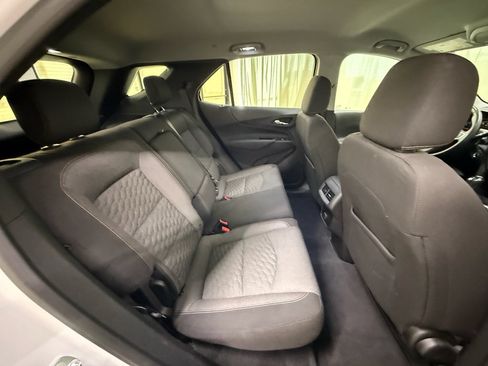 Used 2018 Chevrolet Equinox LT FWD image 21