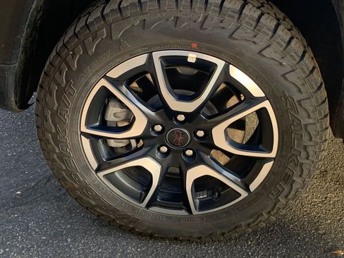 Used 2025 Jeep Compass Trailhawk image 29