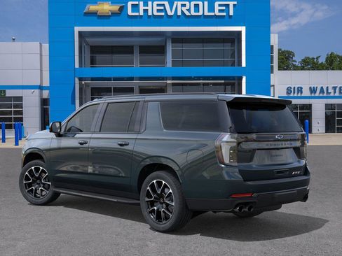 New 2026 Chevrolet Suburban RST image 3